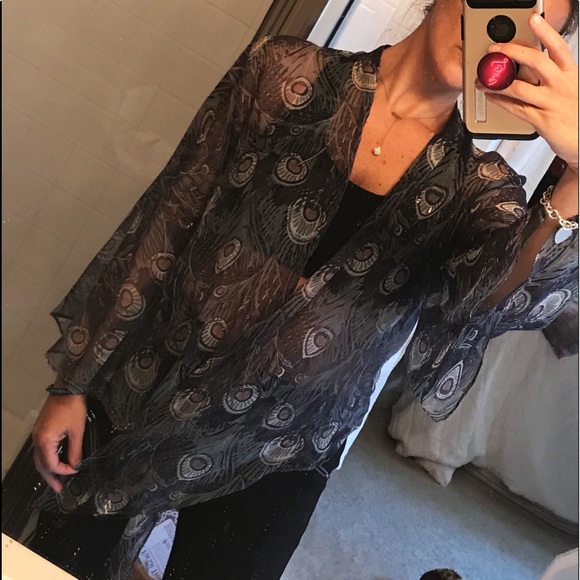 Like New!! Stunning sheer top - Picture 1 of 4